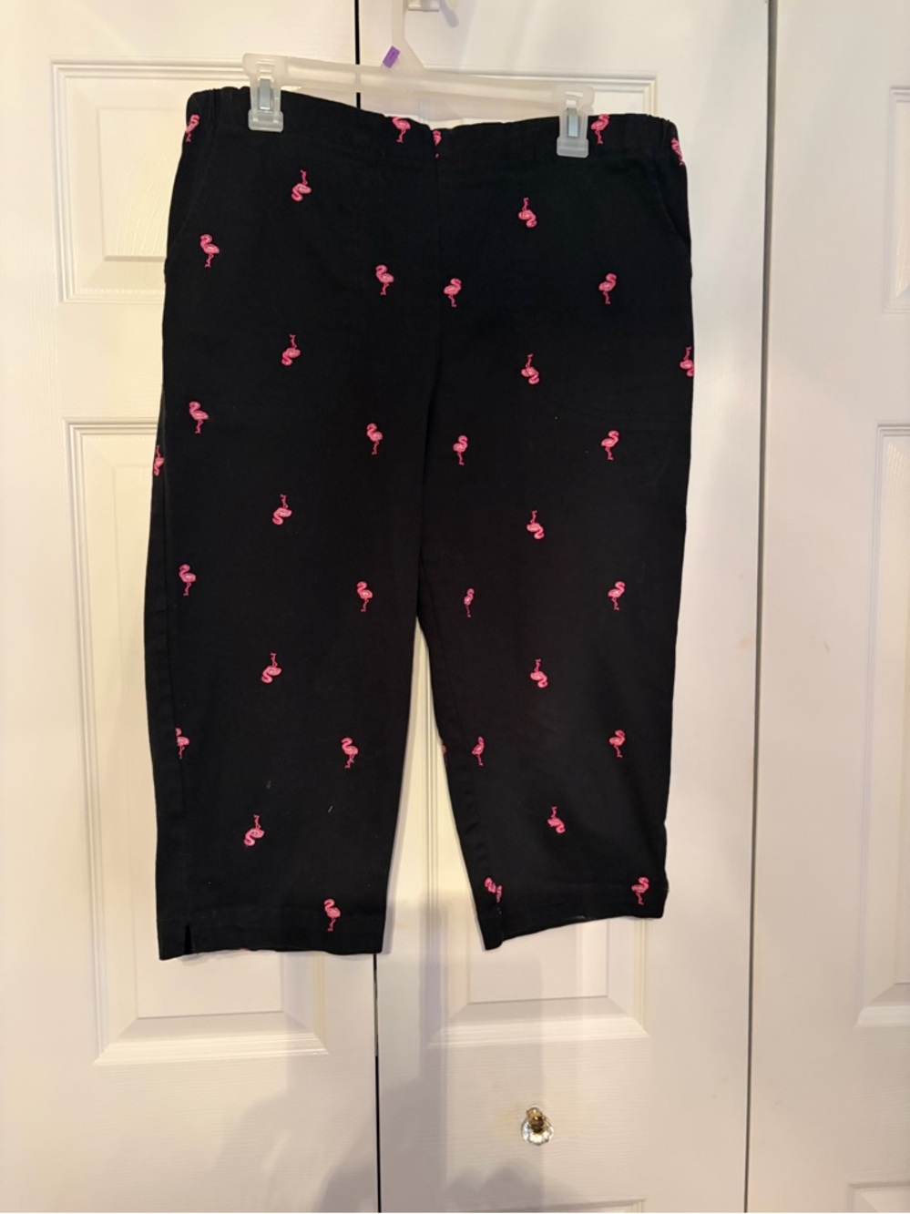 Assorted WOMENS PLUS capris, leggings and slacks. Priced to sell.New & like new.